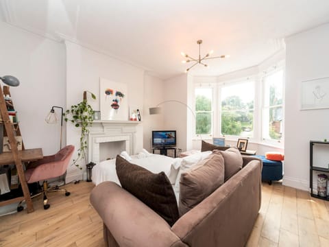Pass the Keys Cosy and Chic Flat Near Greenwich Park Apartment in London Borough of Lewisham
