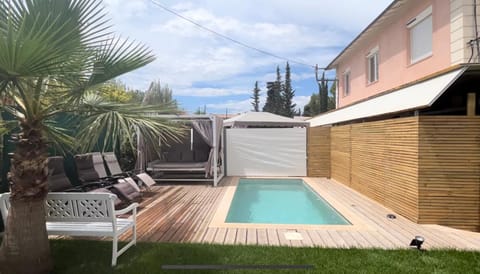 Villa Appartement 3 chambres, refait à neuf, piscine, proche mer et gare Apartment in Cagnes-sur-Mer