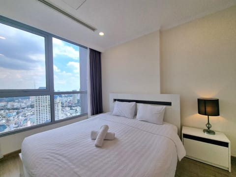 Bed, Bedroom, City view, towels