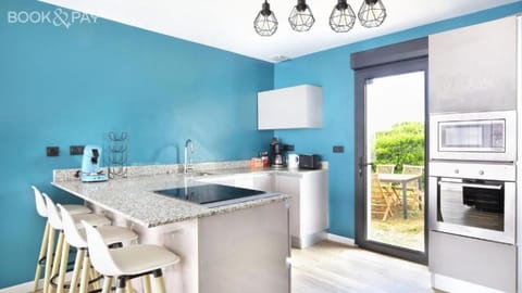 Gîtes Rozanna avec accès détente SPA JACUZZI House in Barneville-Carteret