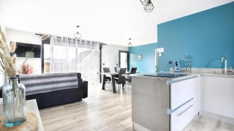 Gîtes Rozanna avec accès détente SPA JACUZZI House in Barneville-Carteret