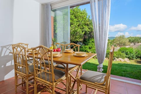 Seating area, Garden view