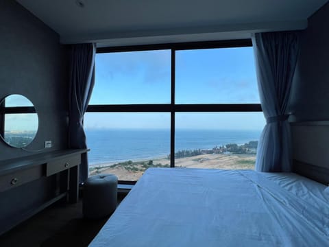 Bed, Natural landscape, Photo of the whole room, Beach, Bedroom, Sea view