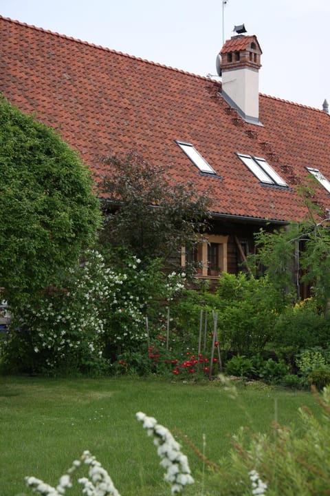 Property building, Facade/entrance, Garden, Garden view