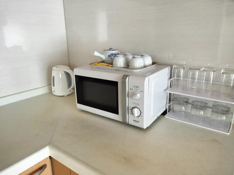 Coffee/tea facilities, minibar