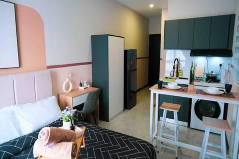 NeuSuite Cozy Studio by GUESTONIC Bed and Breakfast in Kuala Lumpur City