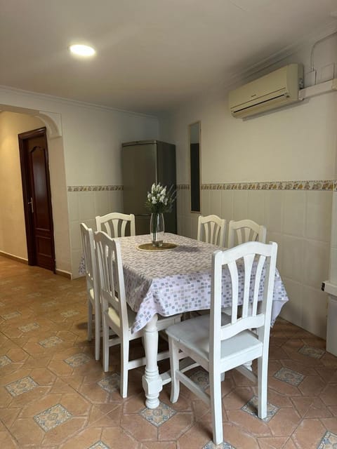 Living room, Dining area, Lunch, Dinner