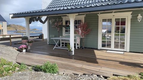 Property building, Natural landscape, View (from property/room), Balcony/Terrace, Mountain view