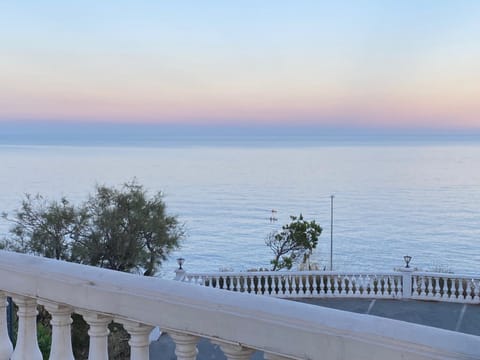 Patio, Natural landscape, View (from property/room), Balcony/Terrace, Sea view, Sunrise, Sunset