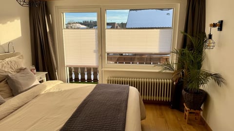 Bed, Balcony/Terrace, Photo of the whole room, Bedroom