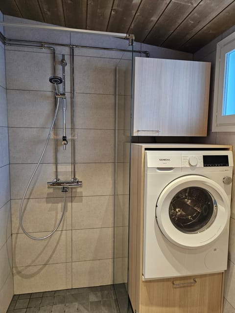 Shower, Bathroom, washing machine, dryer