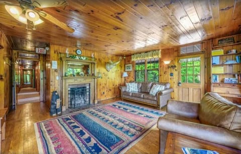 Little Greenbriar Lodge House in Sevier County