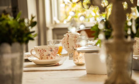 Decorative detail, Breakfast