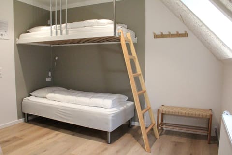 Bed, bunk bed