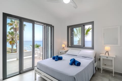 Bed, Balcony/Terrace, Bedroom, Sea view