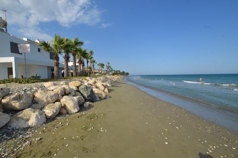 Meneou Blu Beach House* House in Larnaca District