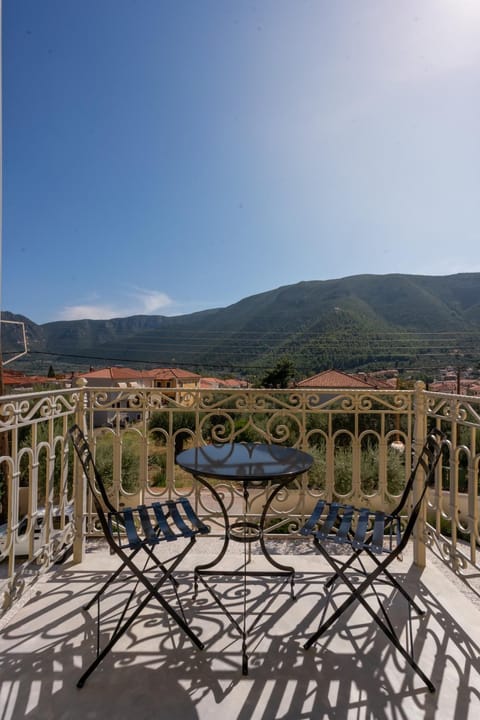 Patio, Natural landscape, View (from property/room), Balcony/Terrace, Mountain view