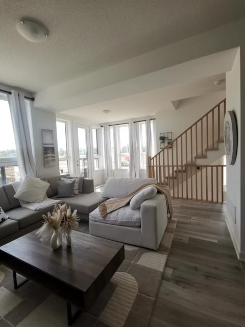 Beautiful, 4brd-3bthTownhome 7mins to Lakeshore Copropriété in Barrie