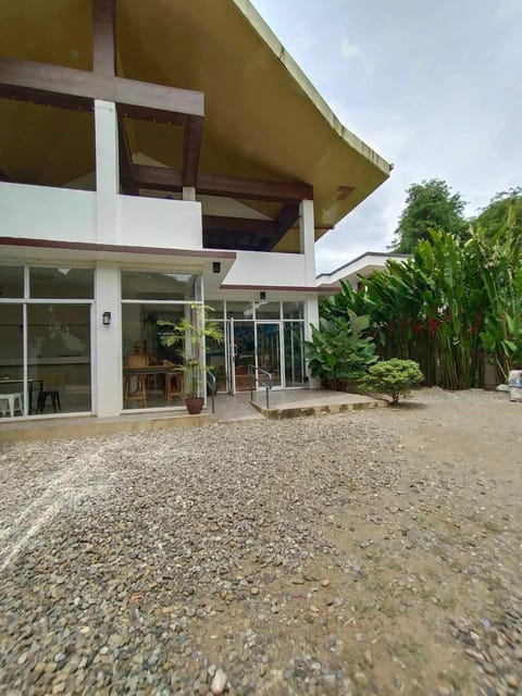 Frachette's Bed & Breakfast Inn in Puerto Princesa