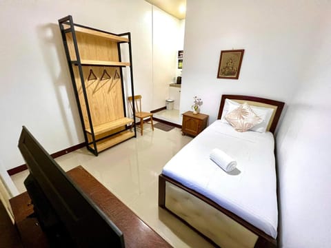 E&R Airport Hotel Bed and Breakfast in Dumaguete
