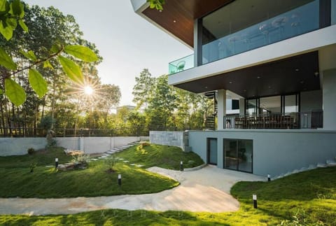 Lala Villa Ba Vì 1.000m² - View Hồ, Bể Bơi Riêng Villa in Laos