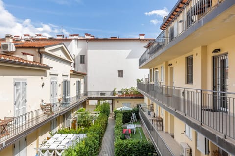 Property building, Balcony/Terrace