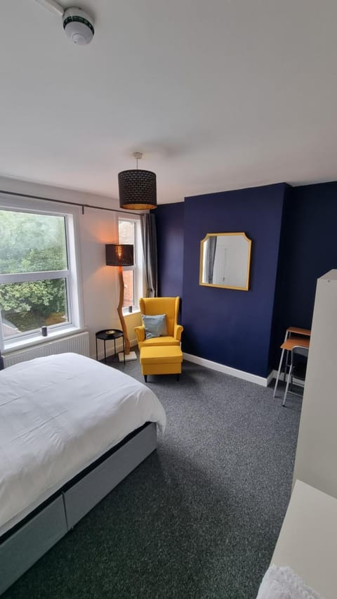 En Suite room with kitchen facilities Bed and Breakfast in Nottingham