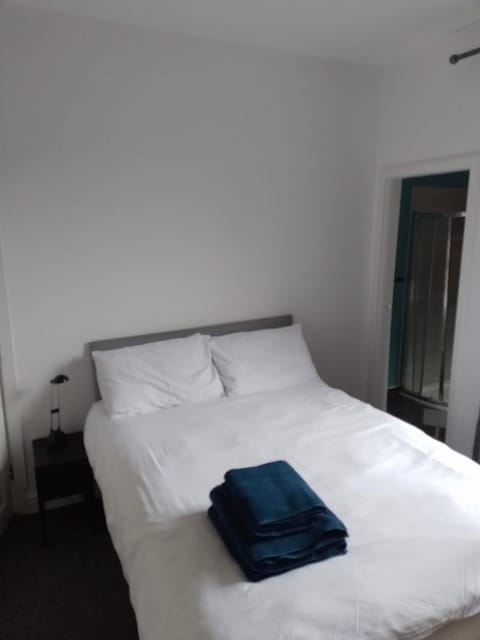 En Suite room with kitchen facilities Bed and Breakfast in Nottingham