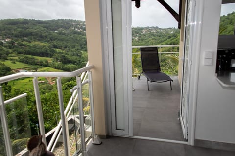 Villa Grenade (haut) - Vue mer et Fort-De-France Apartment in Sainte-Luce