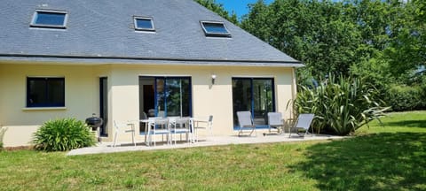 Property building, Patio, Dining area