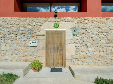 Mansion in Salinillas de Buradón with pool Haus in La Rioja