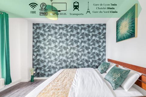 Bed, Photo of the whole room, Bedroom