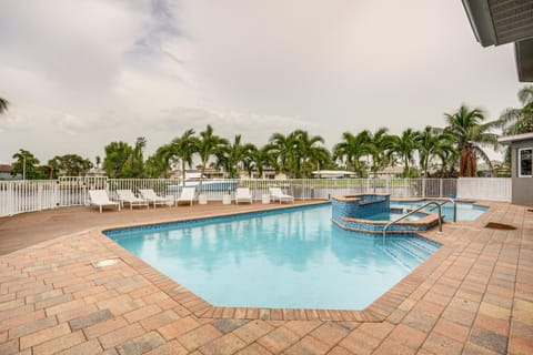 Stunning Cape Coral Home Private Pool and Boat Dock House in Cape Coral