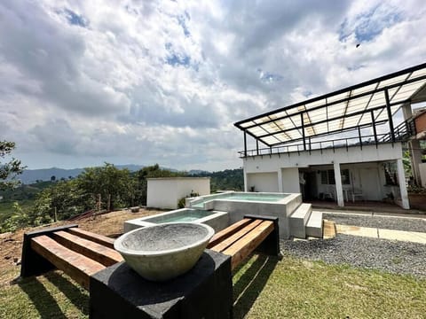 Villa Mercy, finca con jacuzzi cerca a Pereira Chalet in Dosquebradas