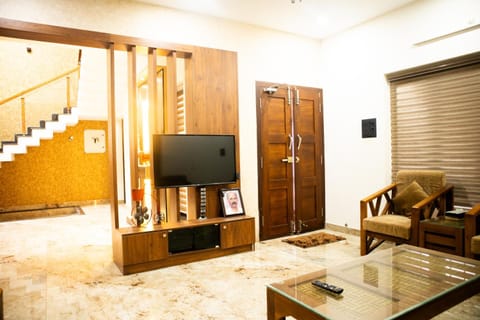 JP Haven - Luxurious 4 AC Bedroom Villa, Ernakulam Villa in Kochi