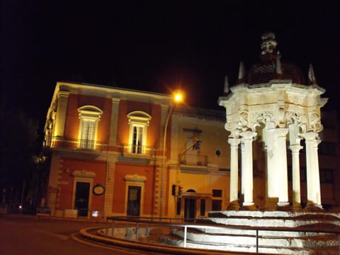 Facade/entrance, Area and facilities