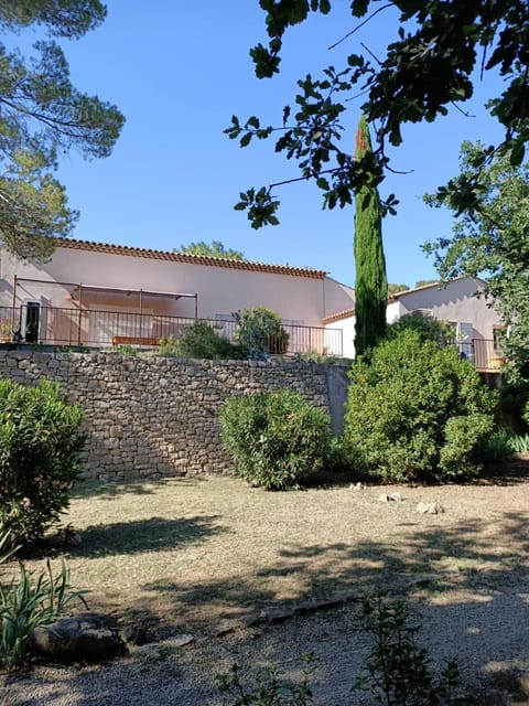 Property building, Garden, Balcony/Terrace