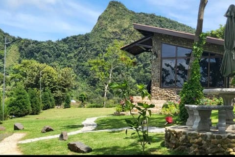 Property building, Natural landscape, Garden, Garden view, Mountain view