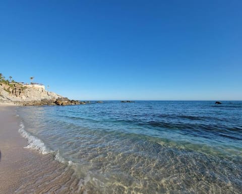 Oceanfront Penthouse, 2 Masters, 2 Baths, kitchen! Condo in Baja California Sur