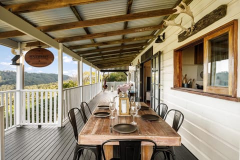 Patio, Natural landscape, View (from property/room), Balcony/Terrace, Seating area, Dining area