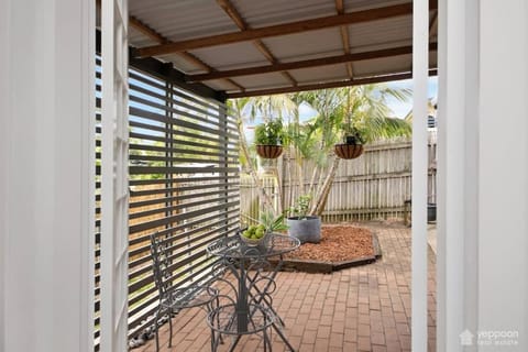 Poppies Cottage - Cooee Bay Beachside Retreat Maison in Yeppoon