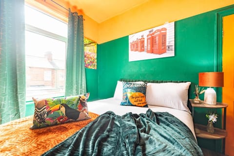Hull 3 Bedrooms Garden Central House Sleeps 6 Hosanna MERCI Showy Cozy Casa in Hull