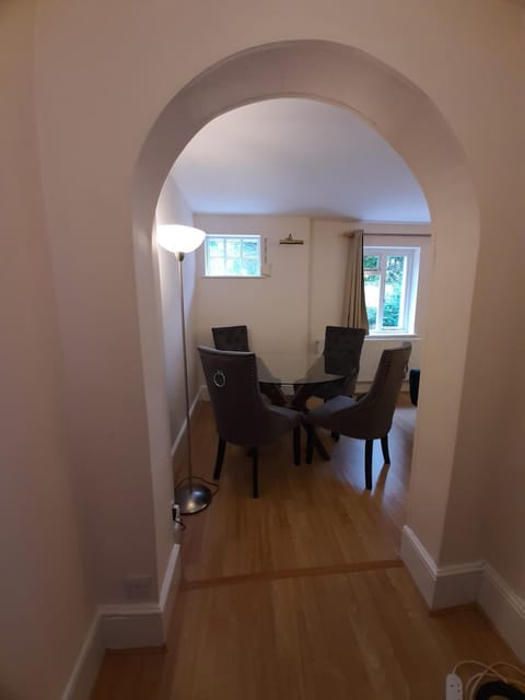 Wokingham - Central 2 beds home with parking Condominio in Wokingham