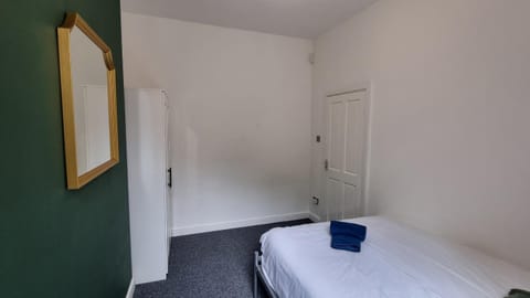 Double Room With Kitchen Facilities Bed and Breakfast in Nottingham