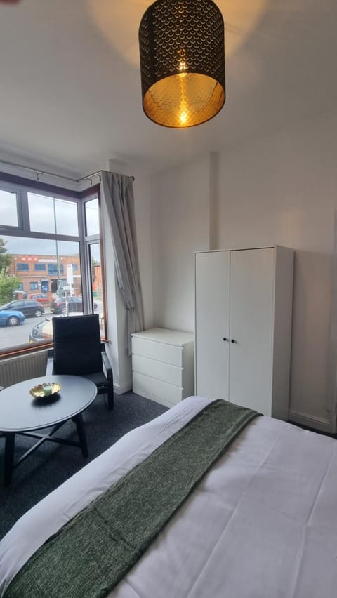 Double Room With Kitchen Facilities Bed and Breakfast in Nottingham