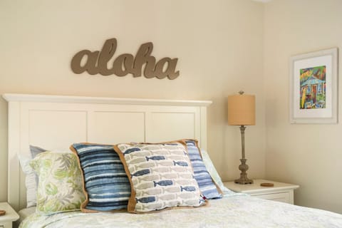 Bed, Photo of the whole room, Bedroom, Guests, Garden view