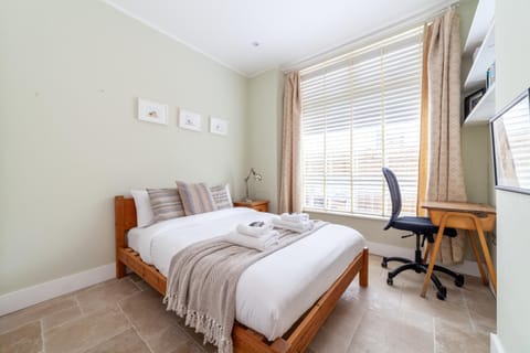 Bright Groundfloor 3BR Flat, Brockley, SE London Apartment in London Borough of Southwark