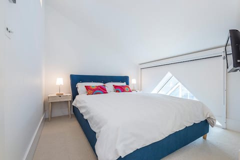 Hidden Gem in Chiswick, Stylish 1 Bedroom House Condo in London Borough of Ealing