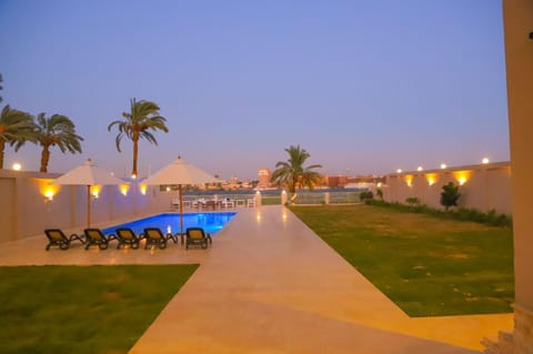 Royal Nile Villas - Pool View Apartment 2 Condo in Luxor