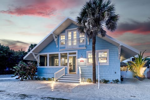 Salty Sister - 302 House in Anna Maria Island